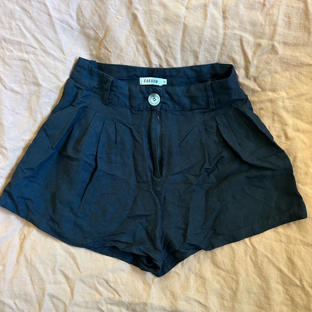 Farrow Linen pleated shorts